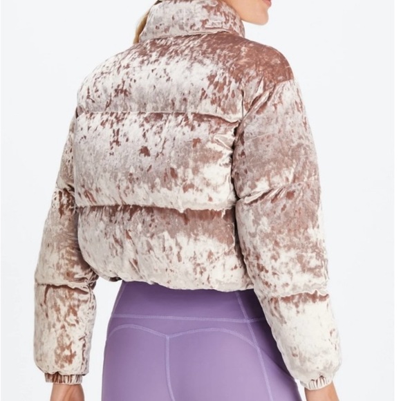 Fabletics Wander Crushed Velour Cropped Puffer Jacket Sz-XSmall - Picture 2 of 9